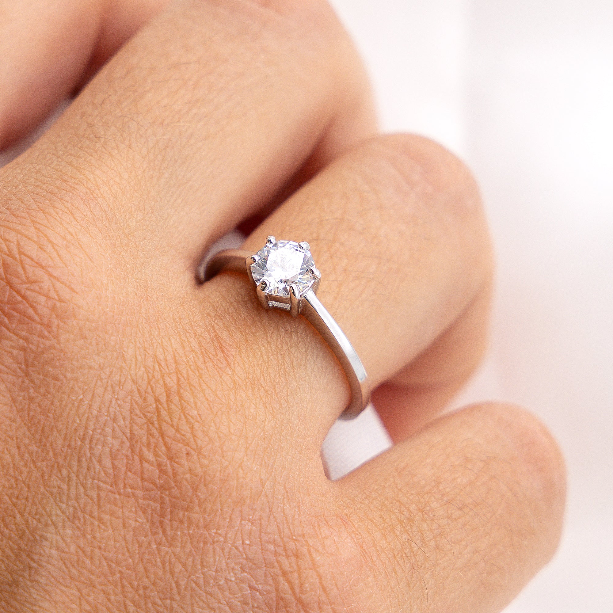 Ring Silber 925 rhodiniert mit weißem Zirkonia-Stein