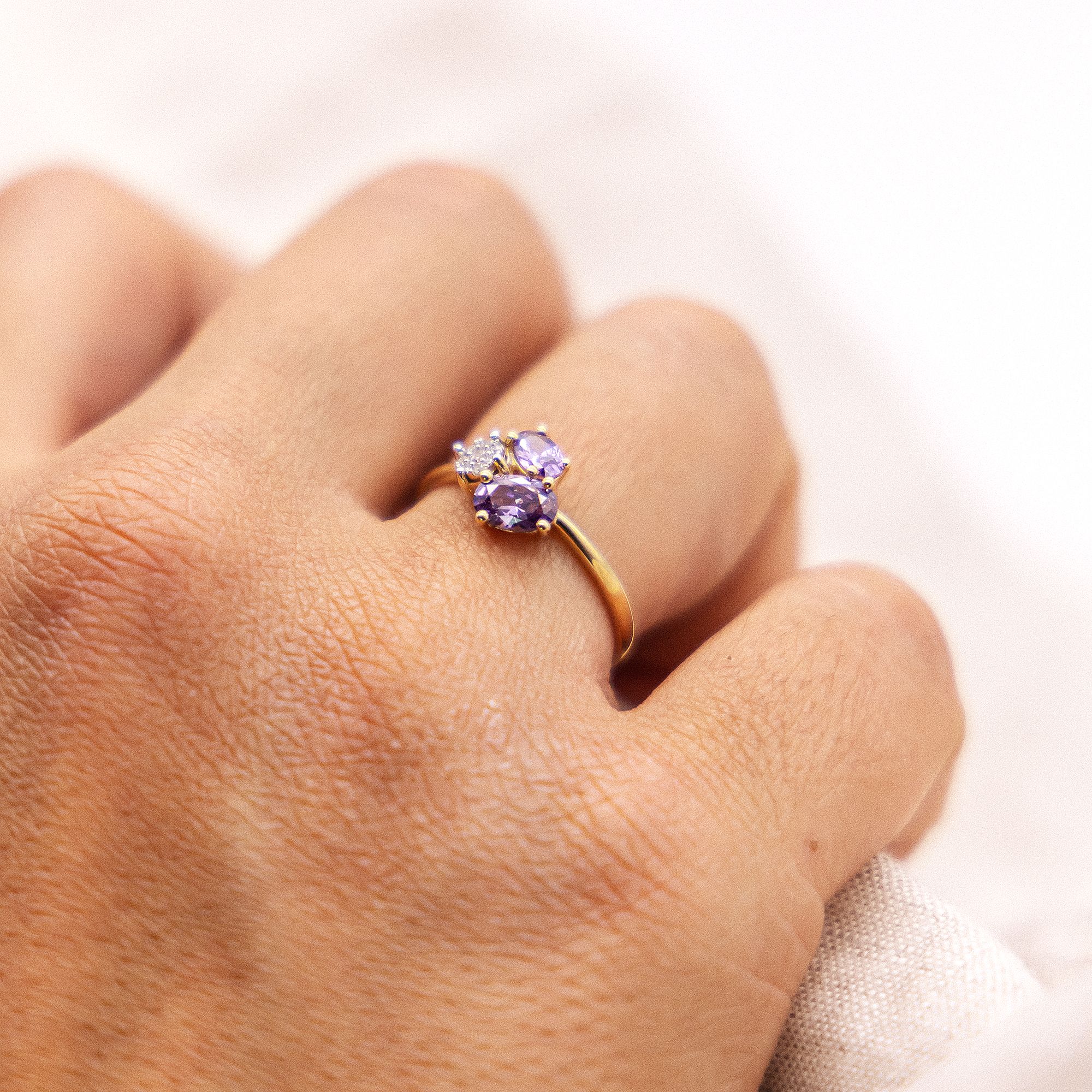 Ring Gold 375 mit echtem Amethyst + Zirkonia