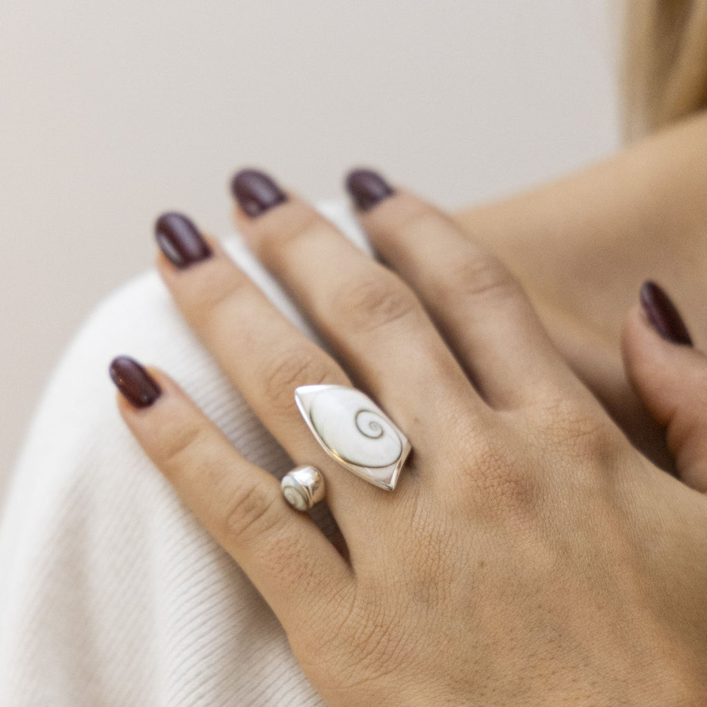 Ring Silber 925 mit weißer Muschel 28mm breit